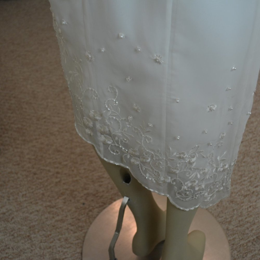 Hand Made Beaded Ivory scalloped formal dress - Picture 6 of 9